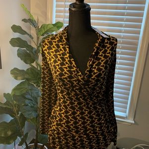 Michael Kors Black and Gold chain link print blouse. Size XL. NWT.
